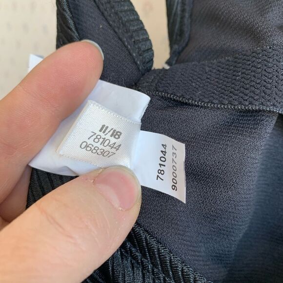 NEW! Reebok Classic Ribbed One-Piece Swimsuit Bathing Suit Swim Black Small PW13 - Picture 7 of 7